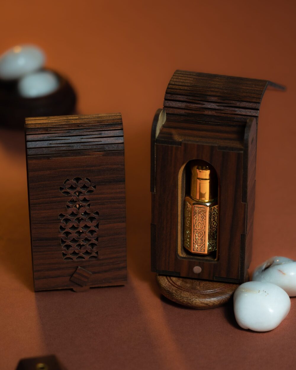 Magnetic Musk Roll-On Attar (Premium Wooden Box, 6ml) - Image 3